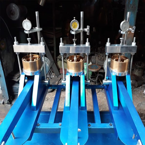 Low /Mid Pressure Triplex Consolidation Test Apparatus - Image 3