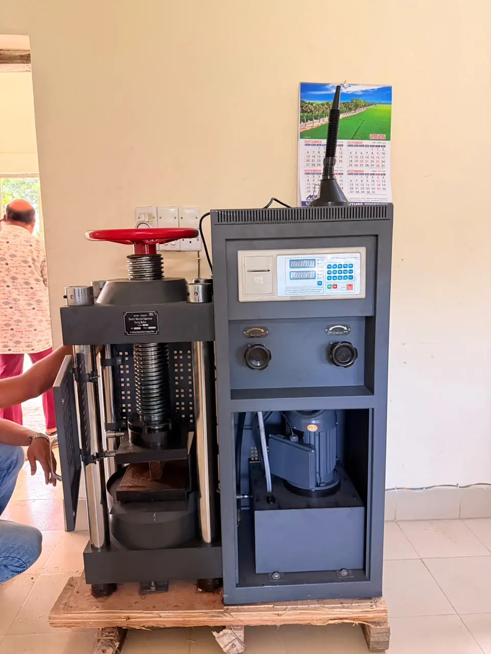 Compression Testing Machine (CTM) 2000kN - Image 2